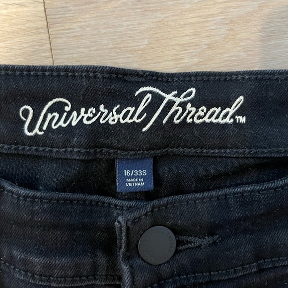 Universal Thread Black Distressed Skinny Jean 16 Short - Picture 2 of 3